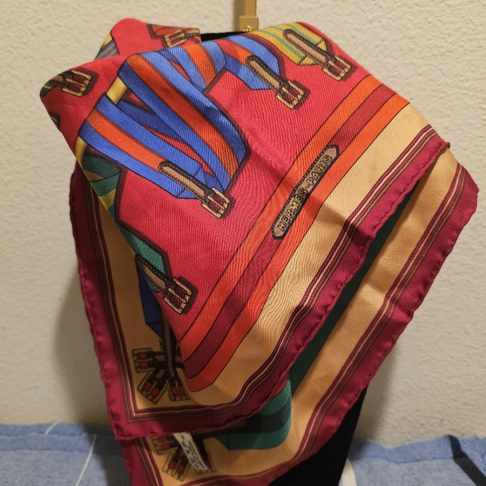 Hermes Vintage Silk Scarf "Les Sangles" Carre' By J. Metz 1985 - Picture 3 of 7